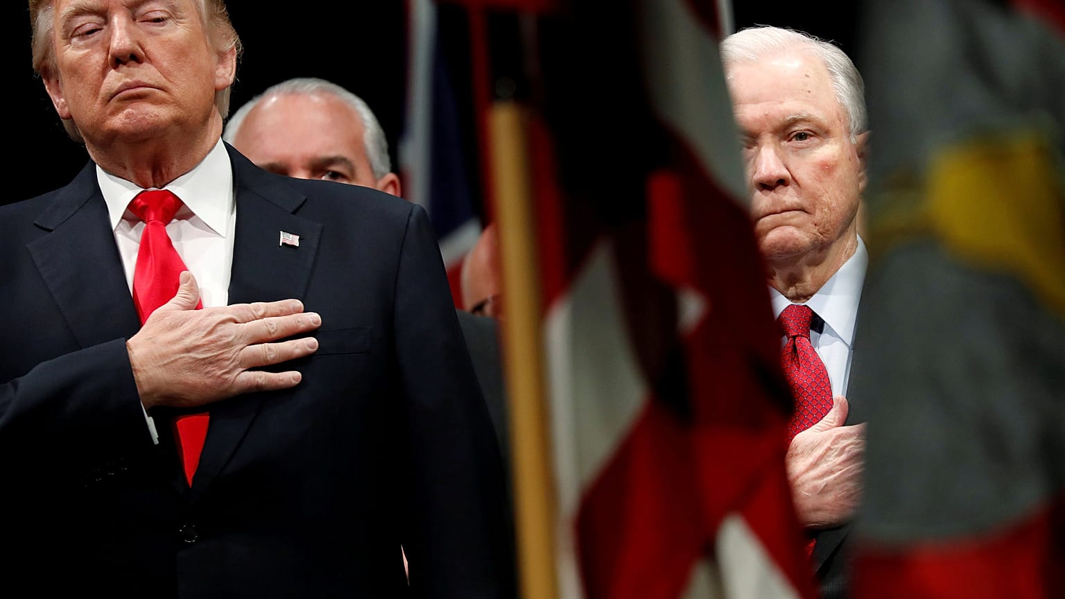ABD Başkanı Donald Trump istedi Adalet Bakanı Jeff Sessions istifasını verdi 