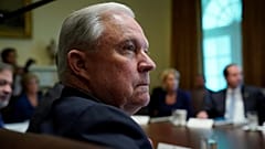 Usa: Trump licenzia Jeff Sessions 
