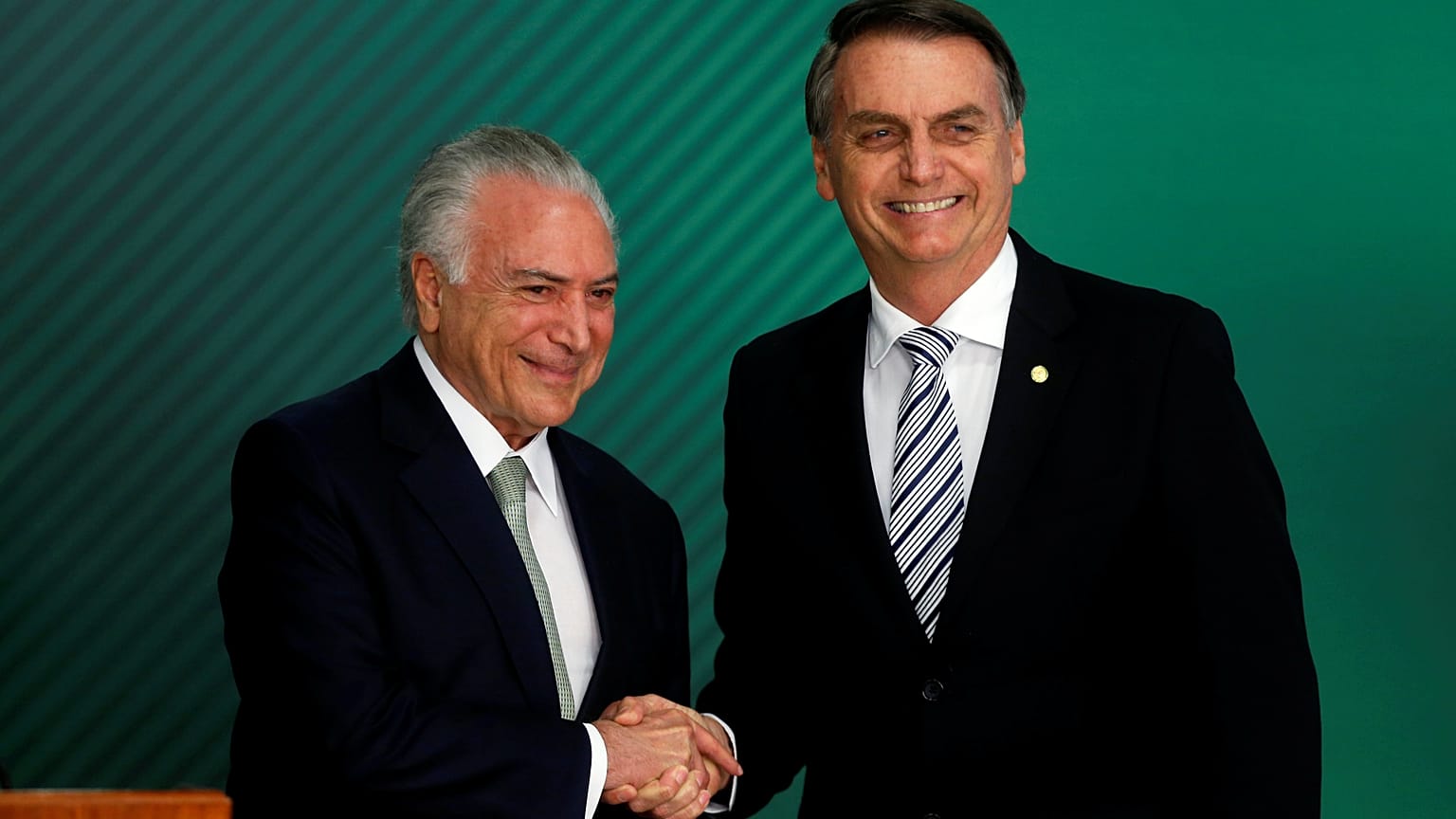 Bolsonaro rencontre Temer pour préparer la transition