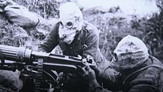 The exhibition includes photos taken at the front lines