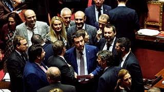 İtalya'da hükümeti ikiye bölen yasa tasarısında anlaşma sağlandı