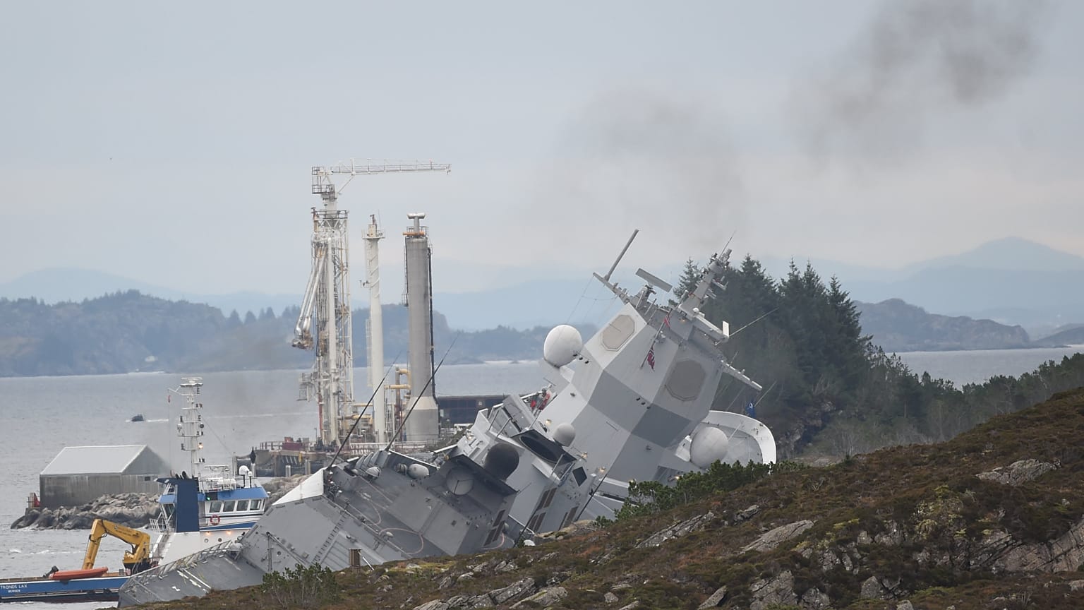 Colisión de una fragata militar y un petrolero en la costa Noruega 