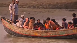 Arakanlı Müslümanlar balıkçı tekneleriyle Malezya'ya kaçmaya çalışıyor