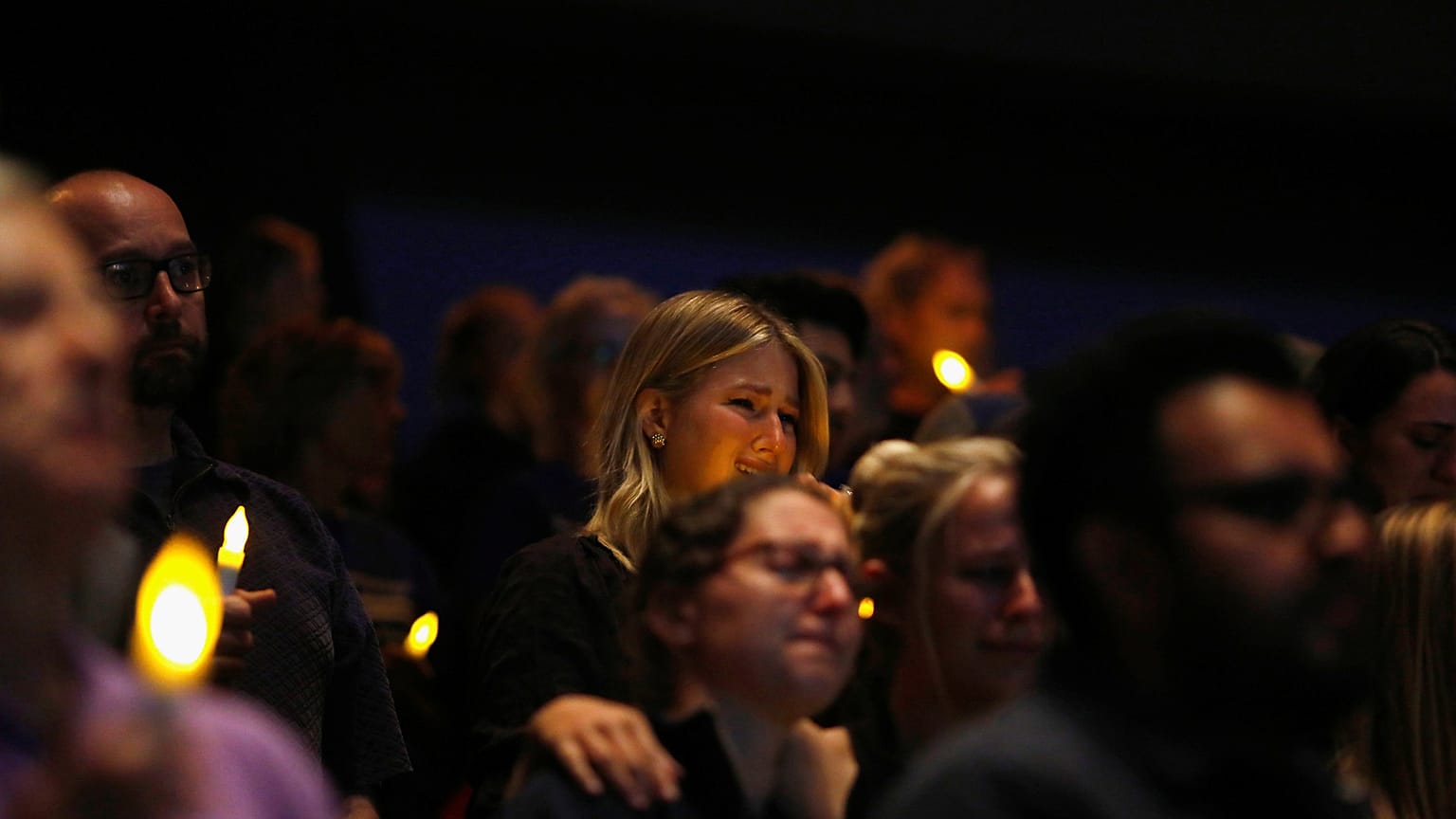 L'heure du deuil à Thousand Oaks après la tuerie