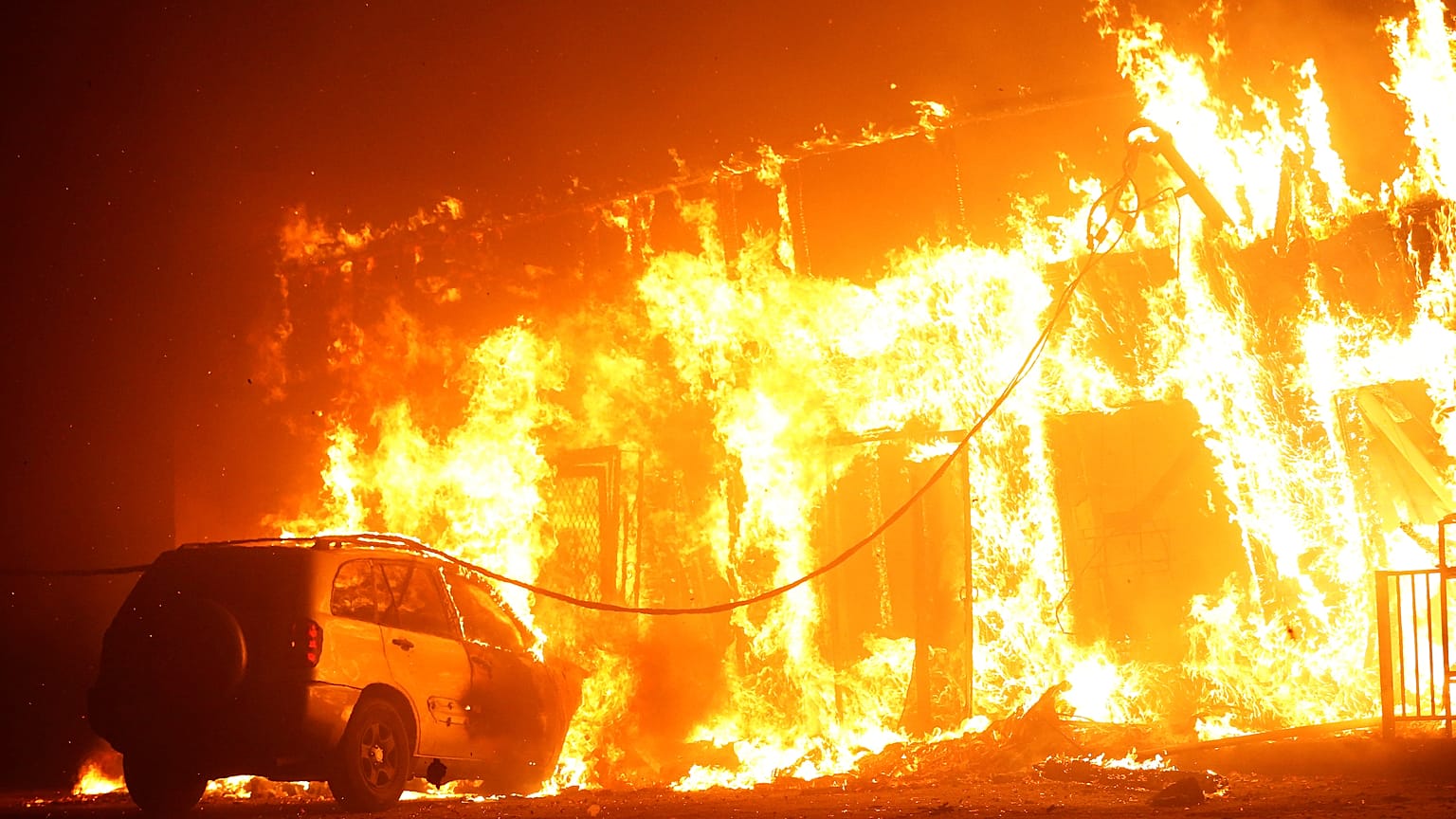 Un incendio arrasa la localidad de Paradise