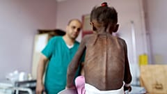UN food body to double aid as government pushes to seize Hodeidah