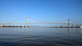 Moçambique inaugura maior ponte suspensa de África