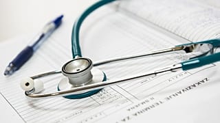 Πρωταθλήτρια υπογεννητικότητας η Κύπρος – Σοβαρές ελλείψεις γιατρών σε όλο τον κόσμο