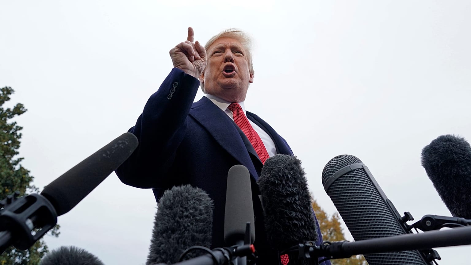 Trump beyannameye imza attı: Göçmenler ABD-Meksika sınırından ülkeye alınmayacak