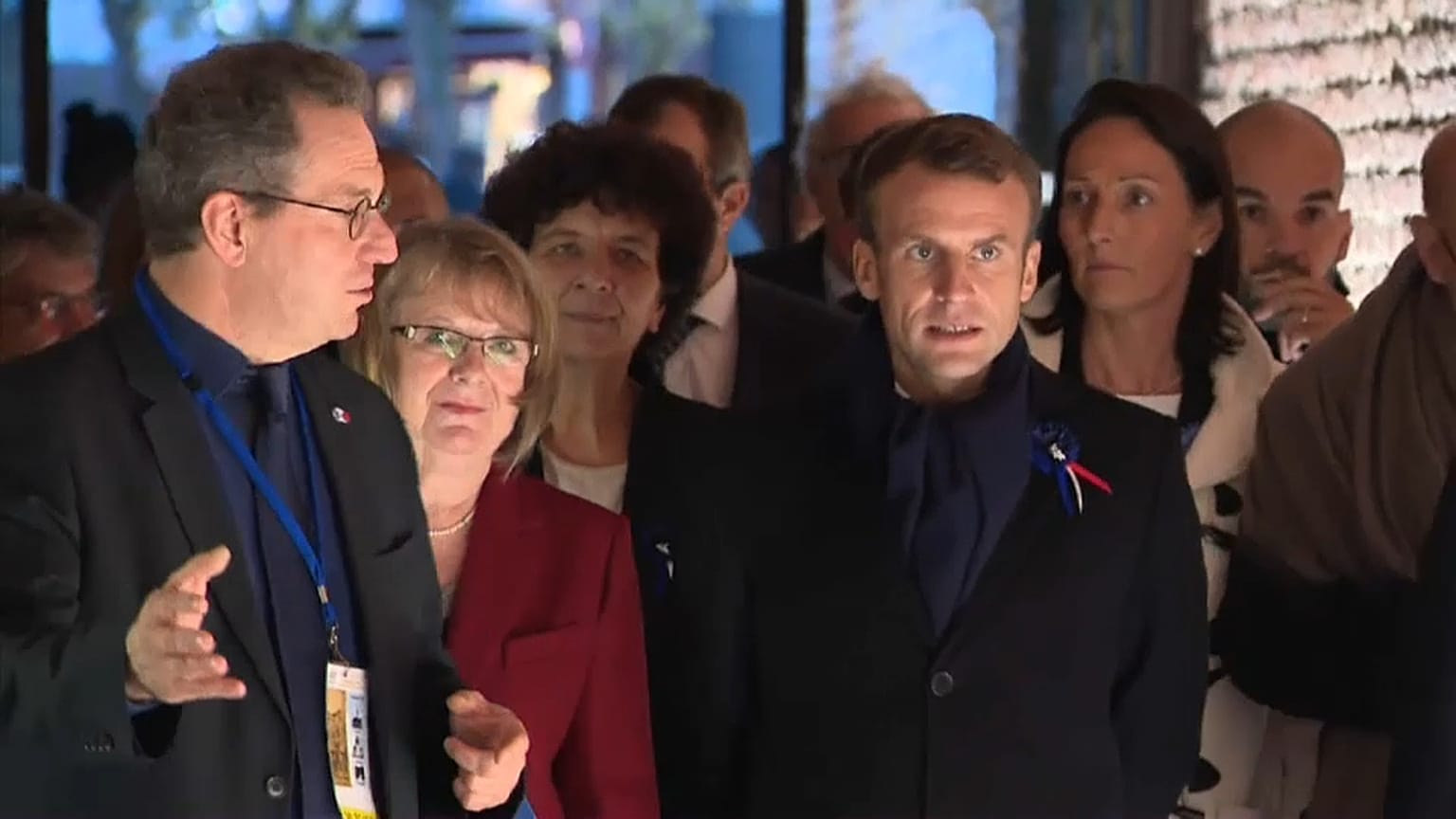 Tibio recibimiento a Macron en el norte de Francia