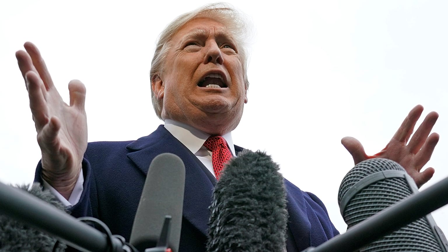 Trump'tan silahlı saldırgan yorumu: Hastalıklı köpek yavrusu