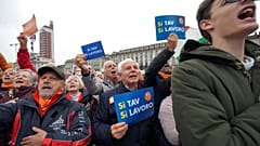 A Torino-Lyon gyorsvasútért tüntettek