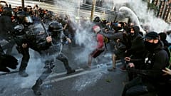Une manifestation de policiers perturbée à Barcelone