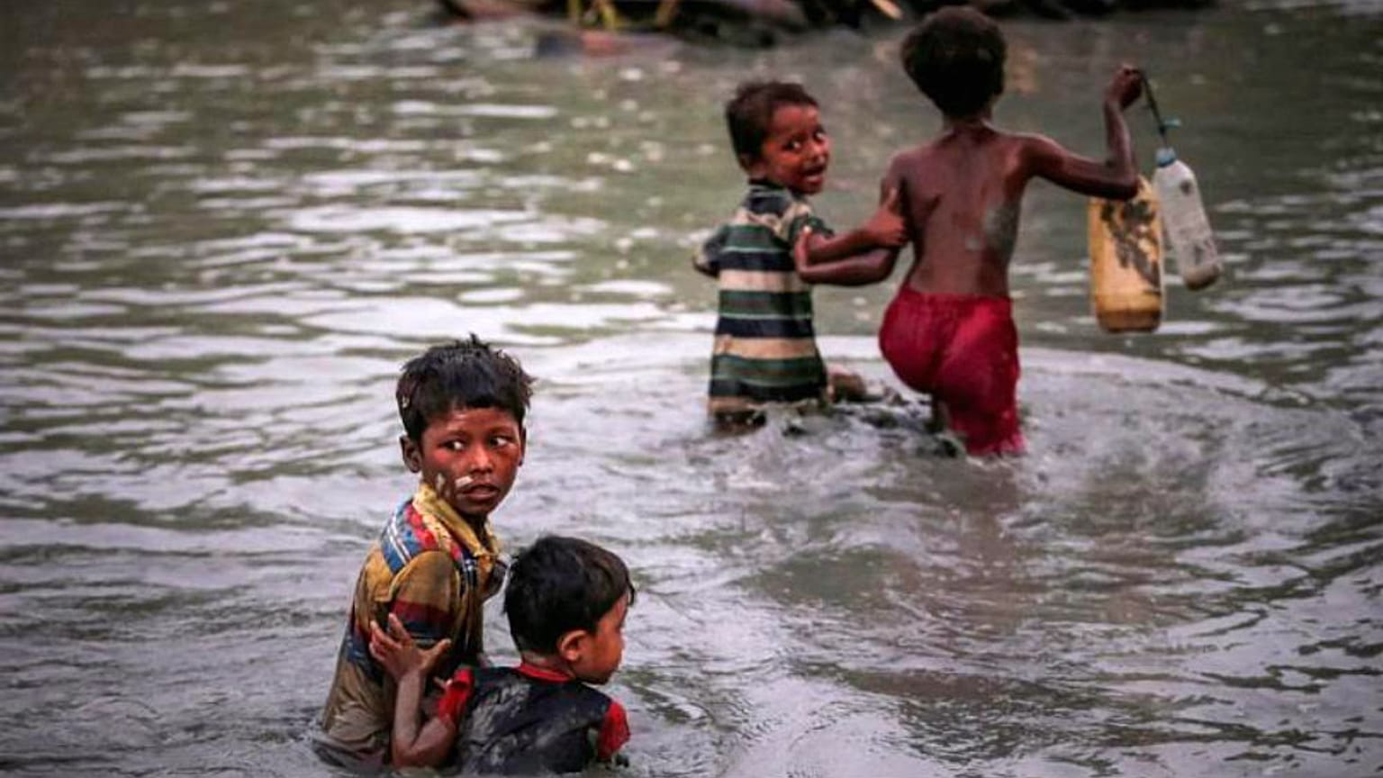 Myanmar'da soykırımdan kaçan 5 bin Arakanlı Müslüman geri gönderiliyor