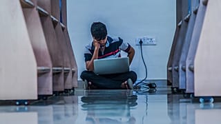 Araştırma: Facebook, Snapchat ve Instagram gibi platformlar yalnızlığı ve depresyonu körüklüyor