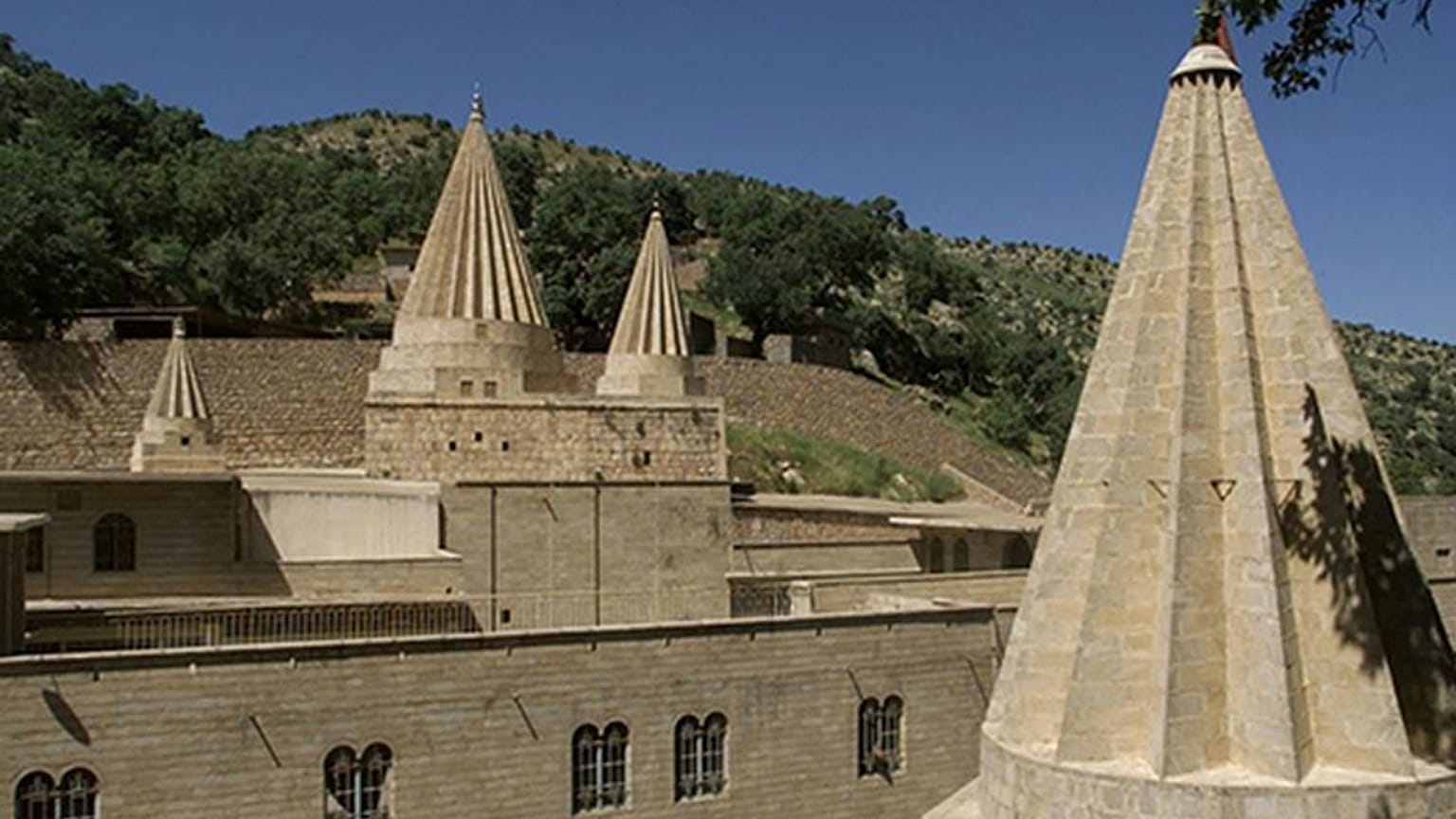 نمایی از معبد لالش در شمال عراق/ ۲۰۰۳