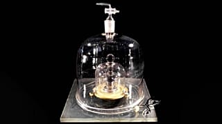Scientists vote on first change to the kilogramme in a century