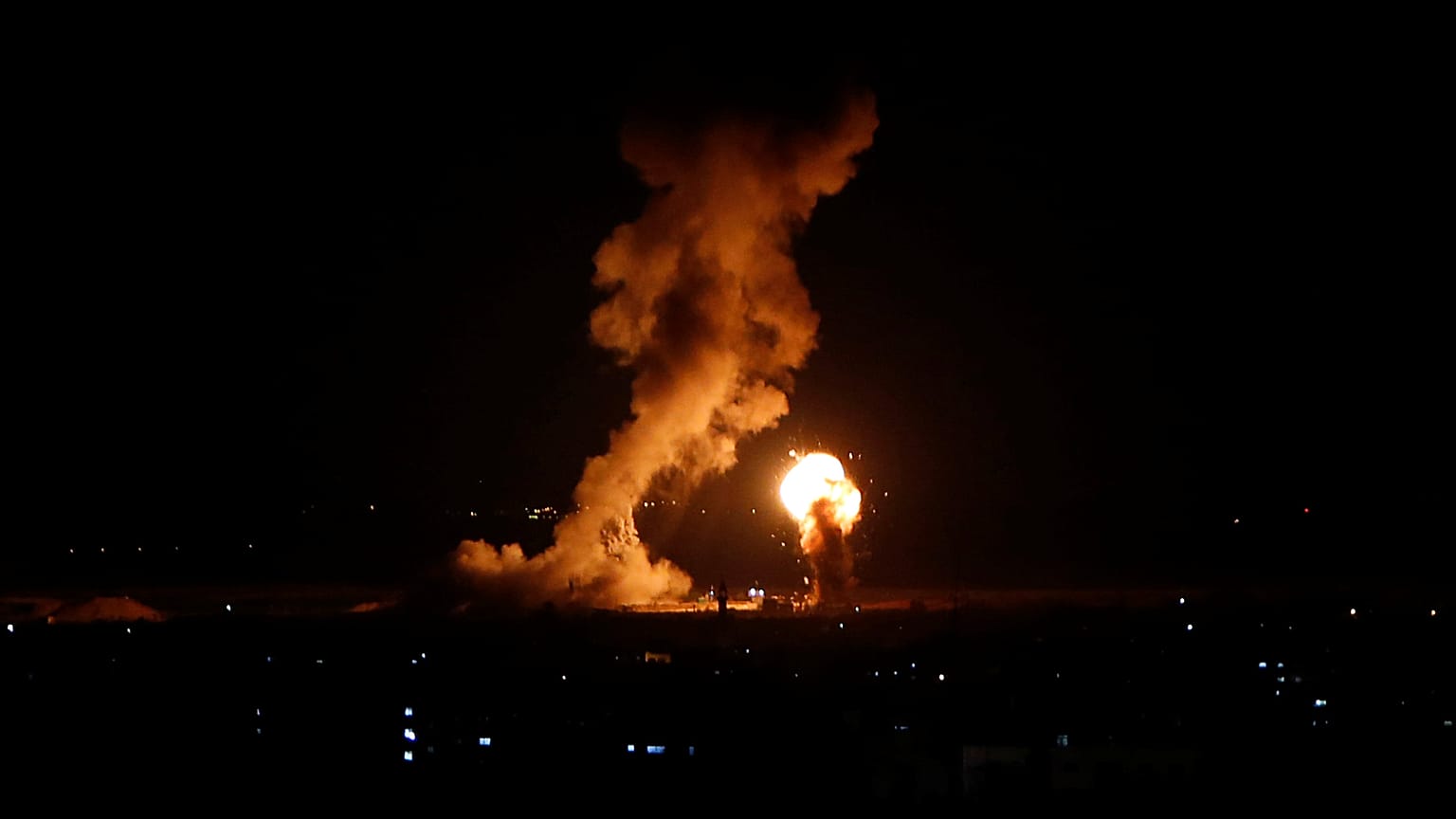 توقف بث قناة الأقصى الفلسطينية عقب تدميرها بصواريخ إسرائيلية