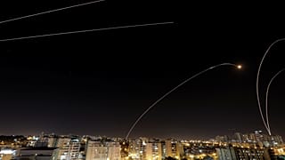 بعد مقتل مدني إسرائيلي وإطلاق 370 صاروخ فلسطيني.. كيف قضى سكان عسقلان ليلتهم؟