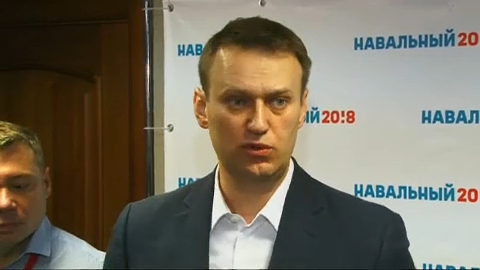 Nem hagyhatja el Oroszországot Putyin legfőbb kritikusa