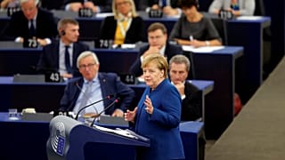 Merkel defiende "un auténtico ejército común" europeo