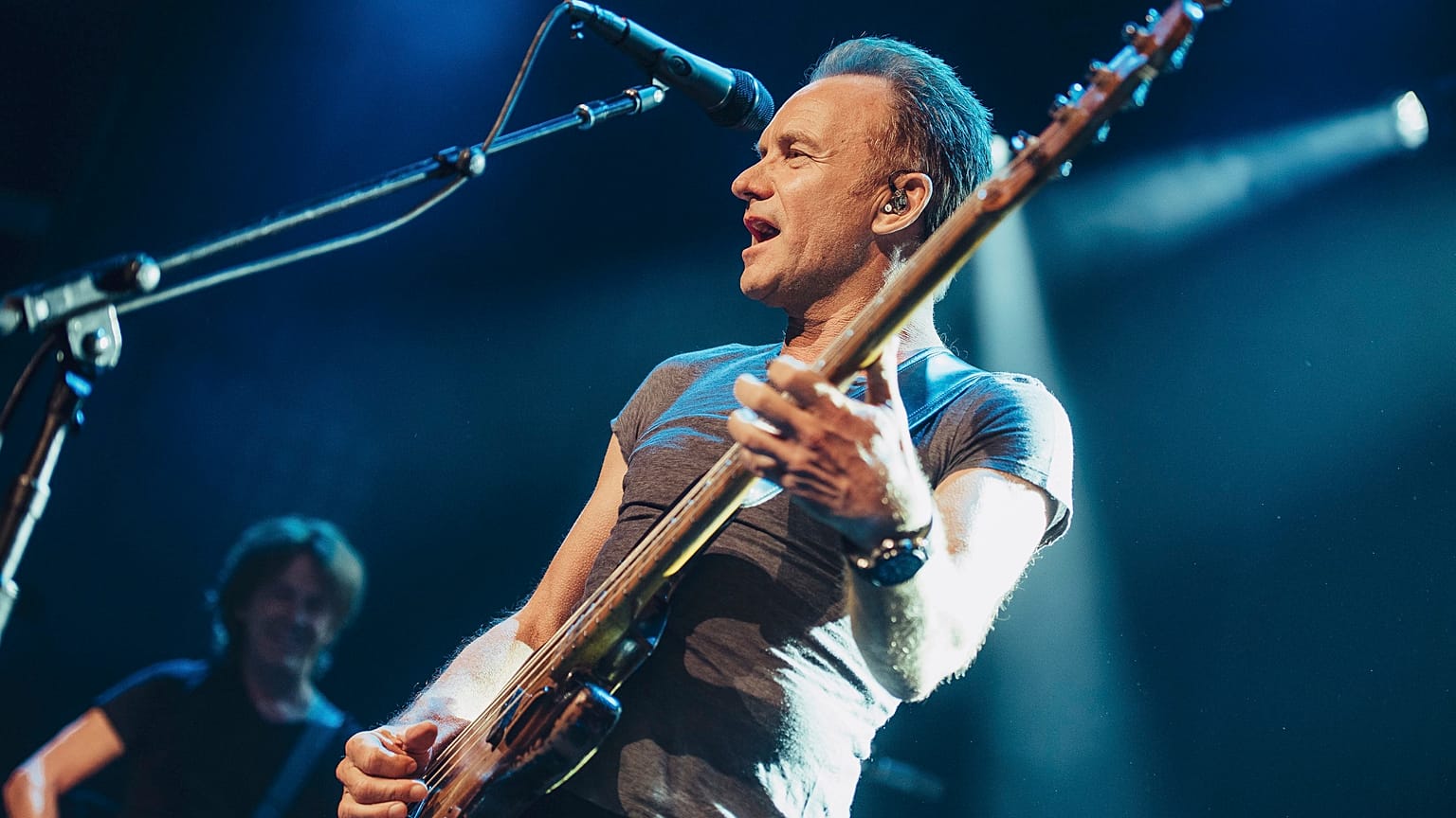 Ingyenes koncertet ad Sting és Shaggy a Hősök terén