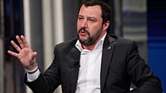Feloszlattak egy migránstábort Rómában