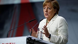 Merkel calls for European army at EU Parliament address
