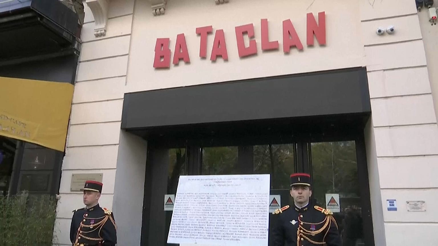Três anos depois dos ataques Paris homenageia v´ítimas