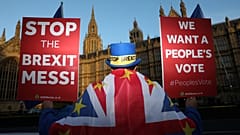 Día D para May que presenta el acuerdo de Brexit a su Gobierno