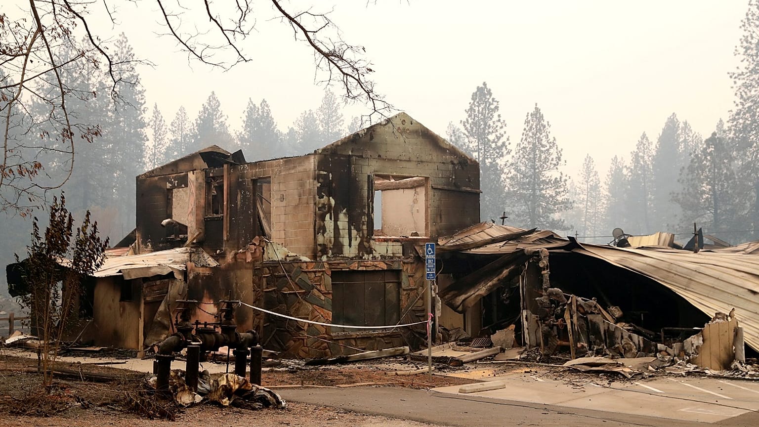 Pas d'accalmie sur le front des incendies en Californie