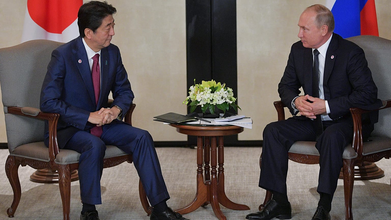 Teknik olarak savaş halindeki Japonya ve Rusya için barış yolu göründü