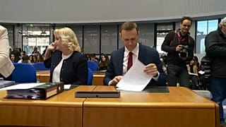 Navalny autorizado a sair da Rússia