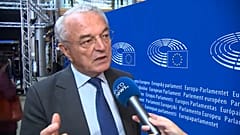The Brief from Brussels: "Rom muss Farbe bekennen"