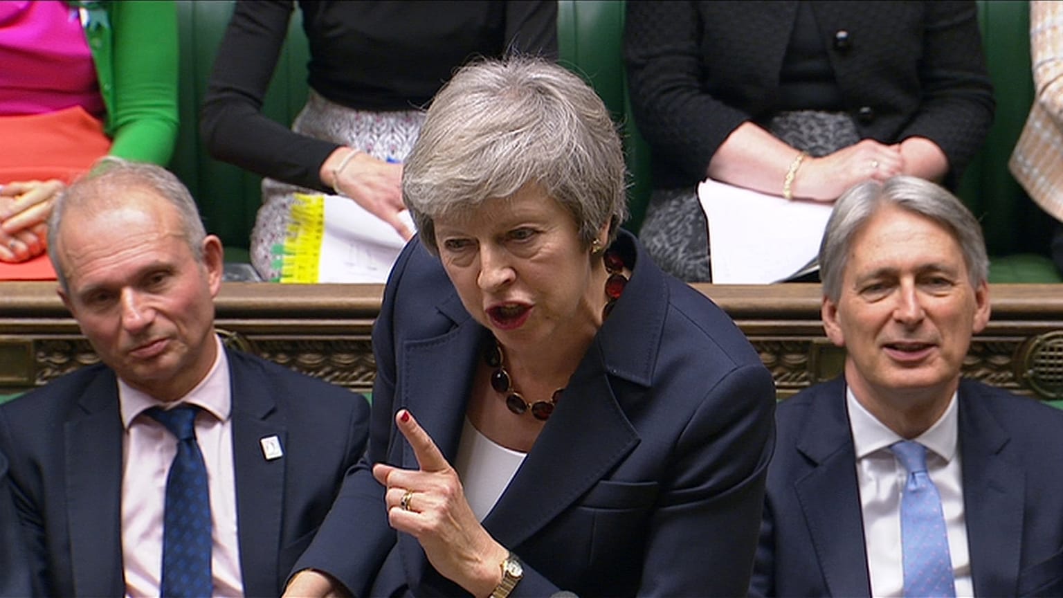 Brexit : démissions en cascade au gouvernement britannique  
