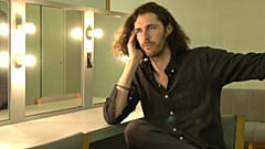 Hozier: Επανέρχεται με νέο τραγούδι και μεγάλη ευρωπαϊκή περιοδεία
