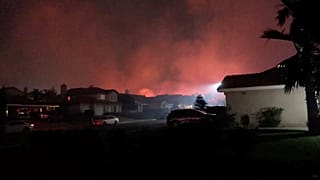 California: casi 60 muertos y miles de vidas destrozadas