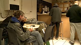 Több hajléktalan ment a szállókra