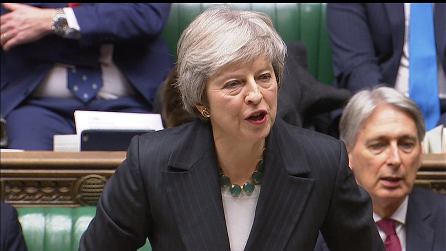 Crónica de la crisis de Gobierno de May por el borrador de acuerdo del Brexit