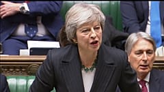 Crónica de la crisis de Gobierno de May por el borrador de acuerdo del Brexit