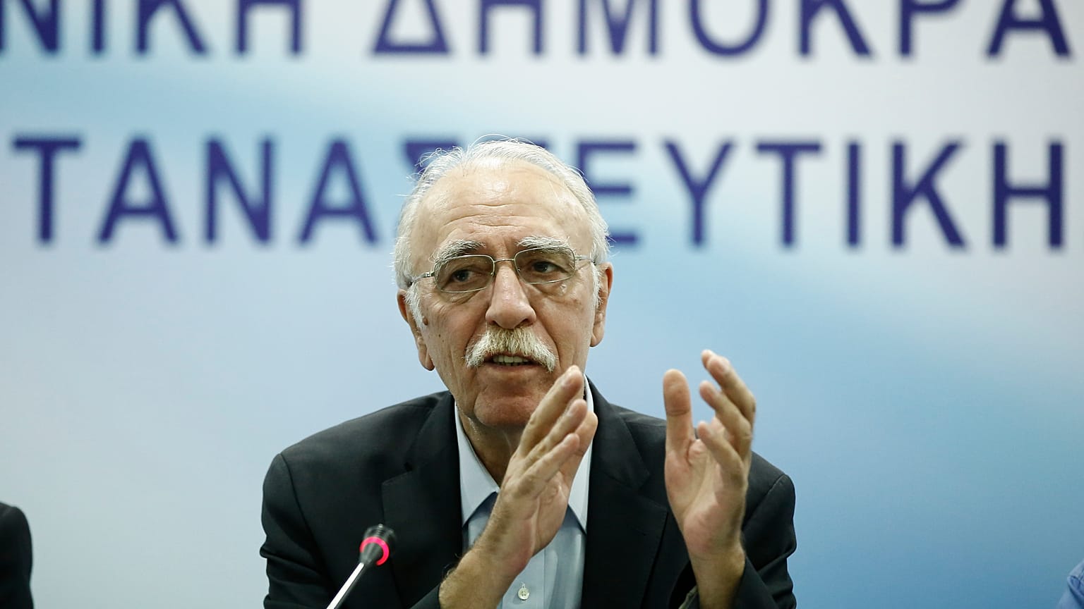 Δημήτρης Βίτσας: «Θα μεταφέρουμε 6.000 πρόσφυγες από τα νησιά»
