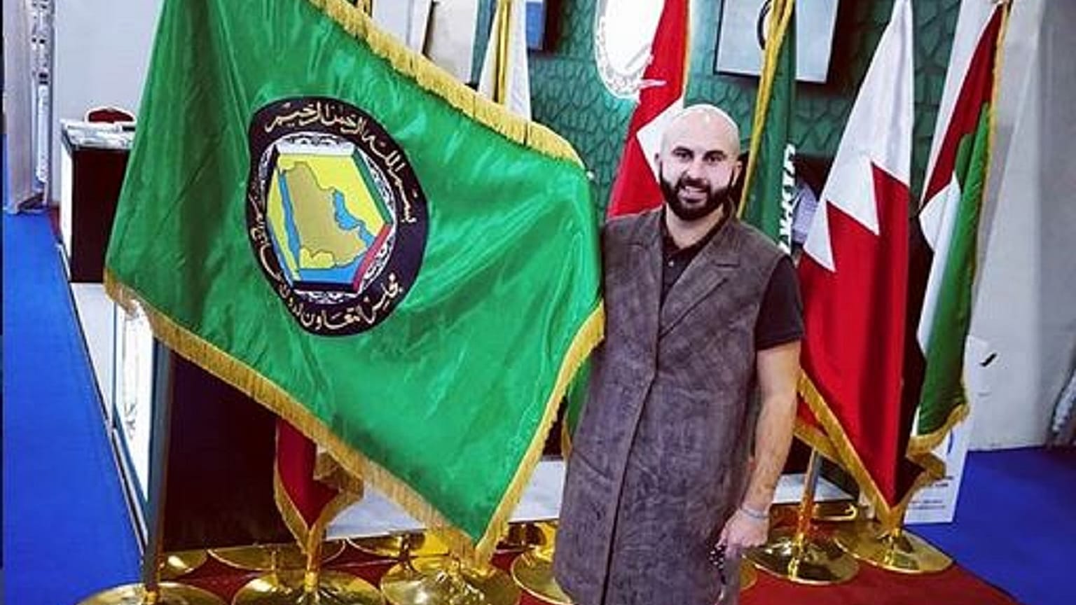 "إسرائيلي" يتجول في الكويت يفجر غضباً عند الرافضين للتطبيع