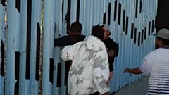 Confrontos entre mexicanos e migrantes na fronteira