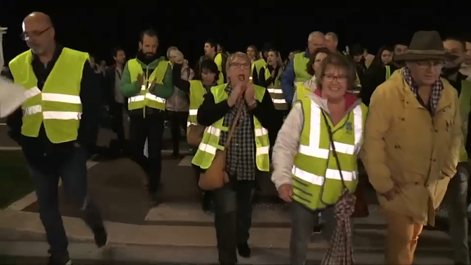 "Желтые жилеты" готовы к протесту