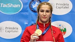 Buse Tosun rakiplerine puan vermeden güreşte Dünya Şampiyonu oldu