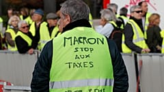 Un mort et 16 blessés dans des manifestations de "gilets jaunes" 
