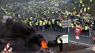 Fransa'nın Reunion Adası'nda akaryakıt protestosu isyana dönüştü