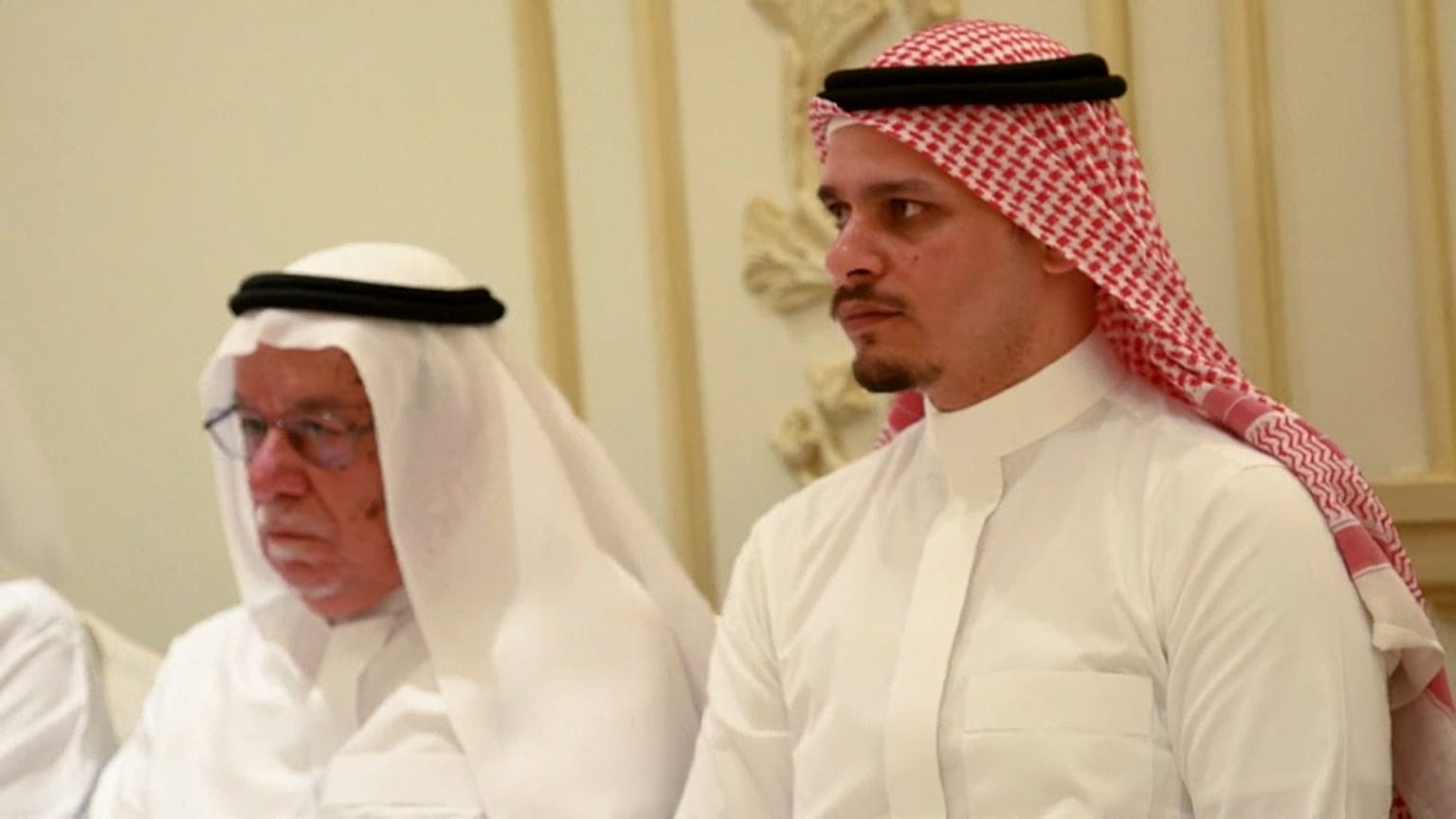 صلاح جمال خاشقجي يعيد نشر تغريدات للأمير خالد بن سلمان