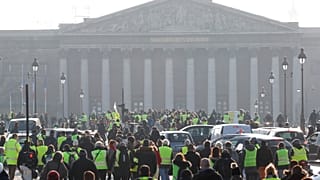 Video | Paris'i savaş alanına çeviren 'Sarı Yelekliler' kim ve ne istiyorlar?
