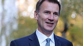 Jeremy Hunt apela a sanções da União Europeia contra a Rússia